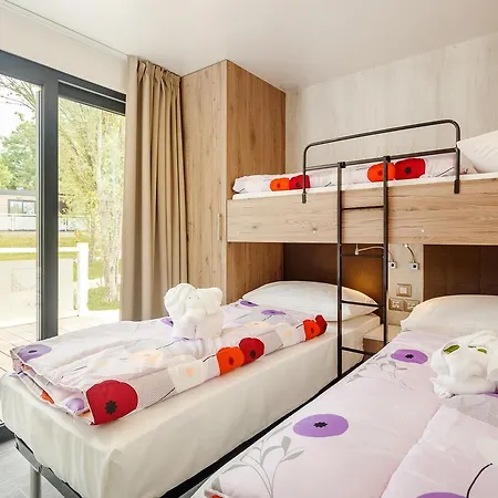 Mobile Homes Santa Marina, Lanterna Üdülőpark 5*