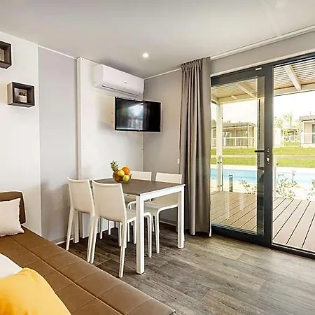 Hotel Mobile Homes Santa Marina, Lanterna