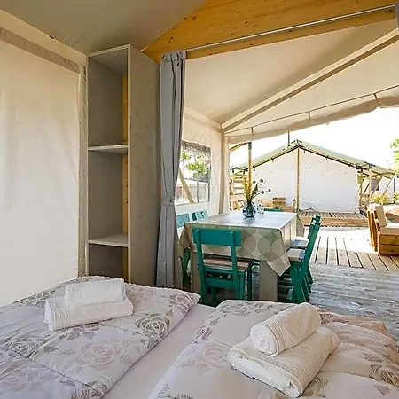 Mobile Homes Santa Marina, Lanterna Hotel
