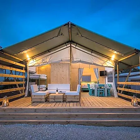 Hotel Mobile Homes Santa Marina, Lanterna