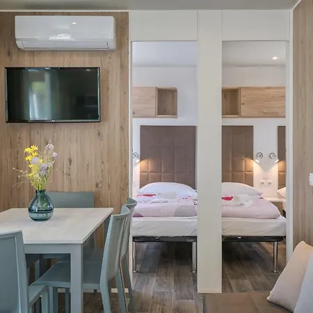 Parco vacanze Mobile Homes Santa Marina, Lanterna 5*