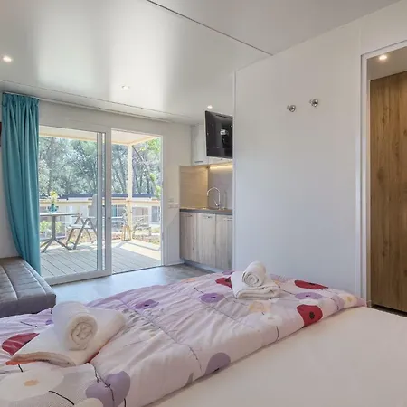 Parco vacanze Mobile Homes Santa Marina, Lanterna