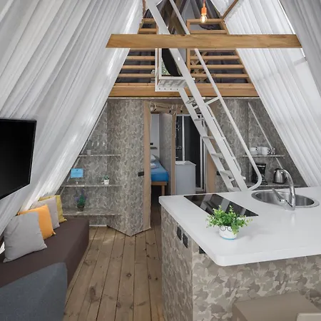 Mobile Homes Santa Marina, Lanterna База отдыха 5*