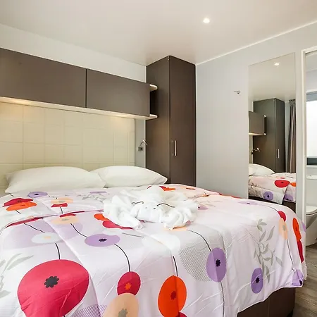 Mobile Homes Santa Marina, Lanterna Тар