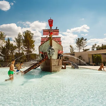 Mobile Homes Santa Marina, Lanterna База отдыха 5*